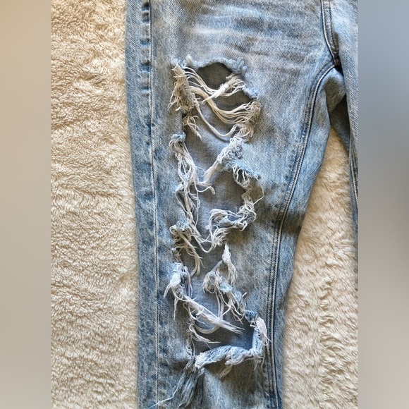 AE Distressed Mom Jean. - Picture 16 of 16